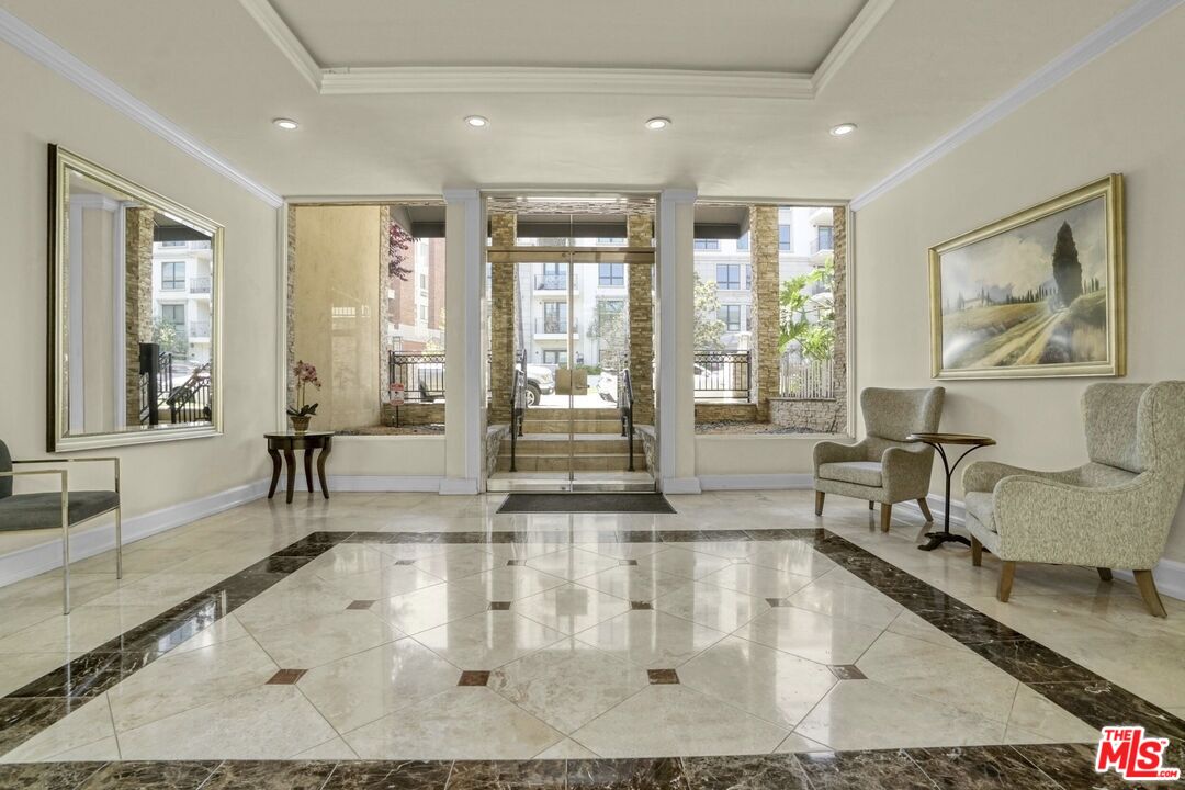 11970 Montana Ave Unit: 207