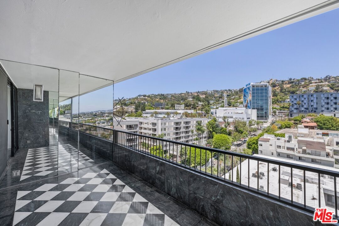 1100 Alta Loma Rd Unit: 1502