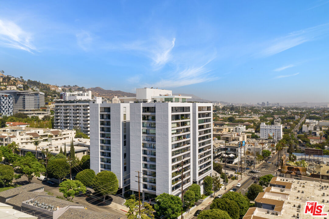 1100 Alta Loma Rd Unit: 1502