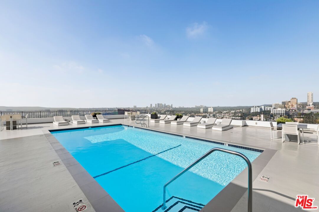 1100 Alta Loma Rd Unit: 1502