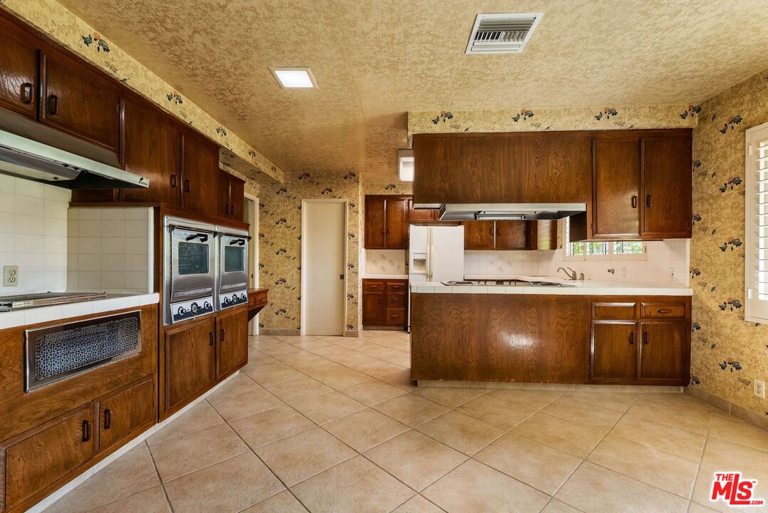9115 Leander Pl
