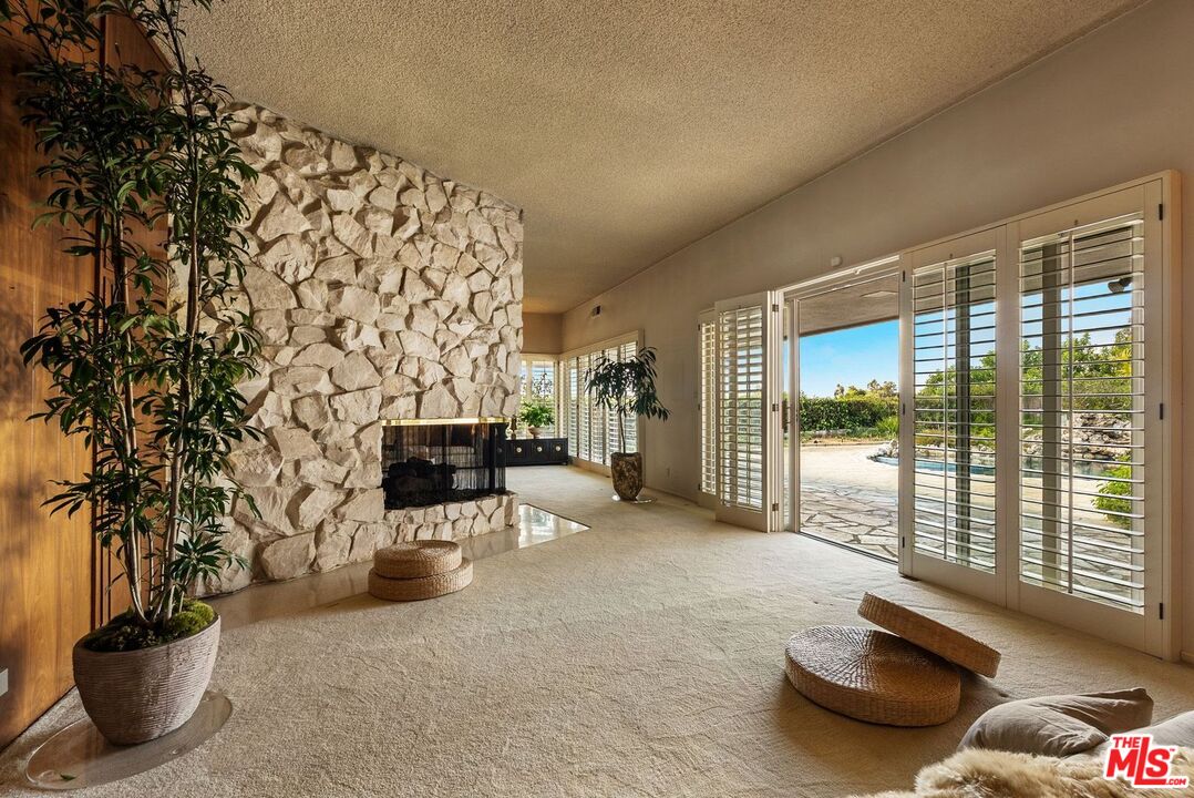9115 Leander Pl