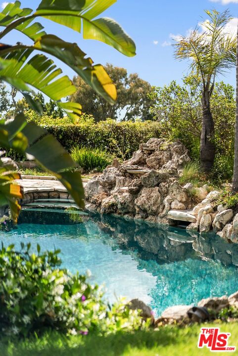 9115 Leander Pl