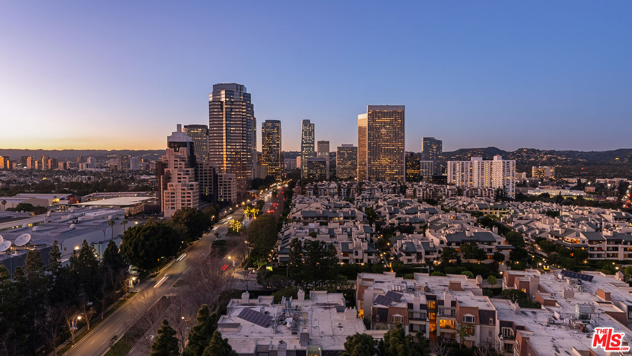 2220 Avenue Of The Stars Unit: 1802W