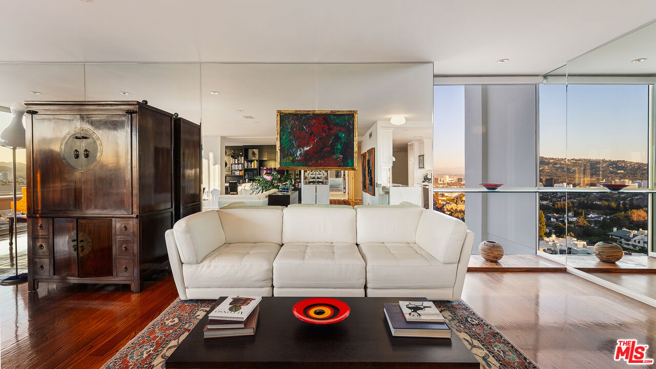 2220 Avenue Of The Stars Unit: 1802W