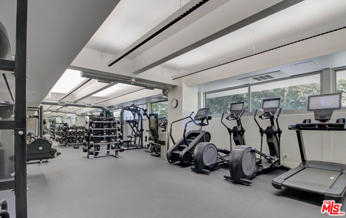 2220 Avenue Of The Stars Unit: 1802W