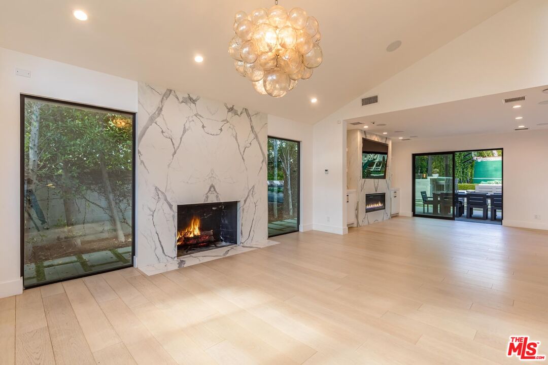 9823 Cardigan Pl