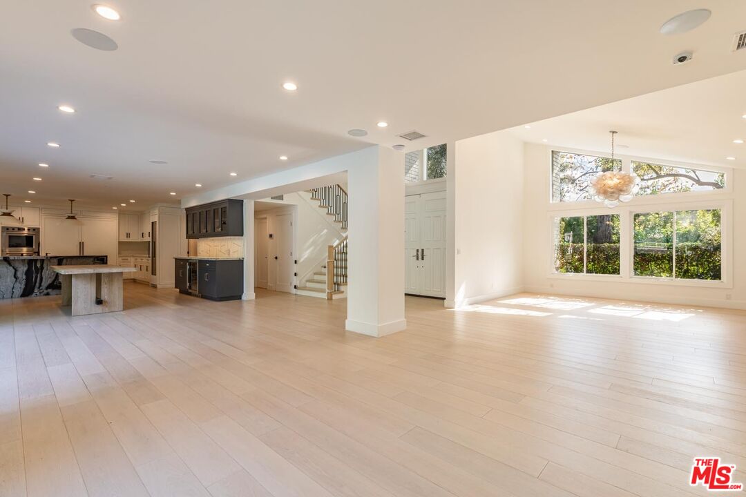 9823 Cardigan Pl