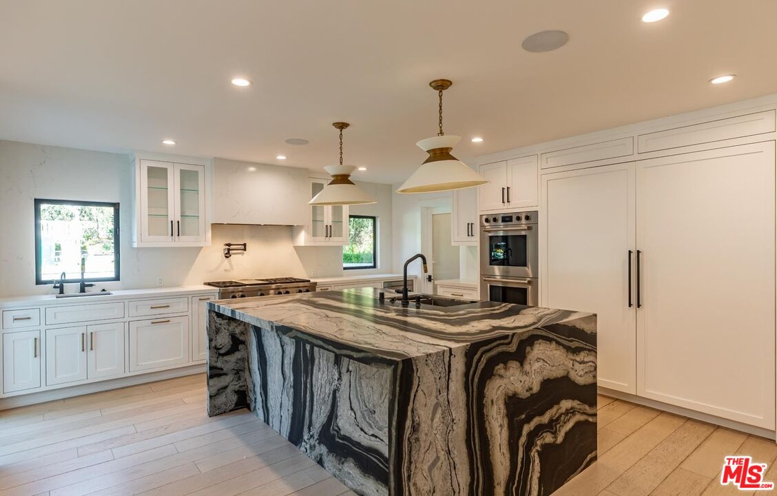 9823 Cardigan Pl