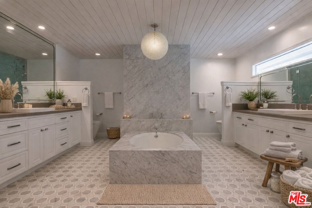 9823 Cardigan Pl