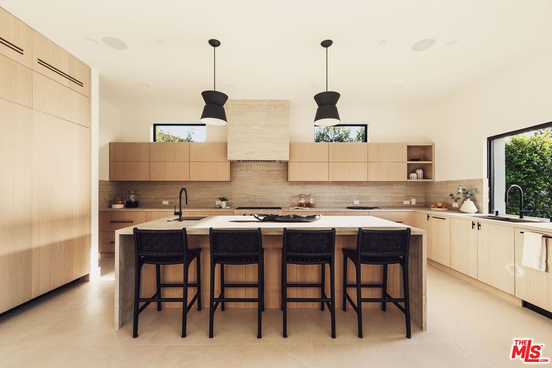 2115 Walnut Ave