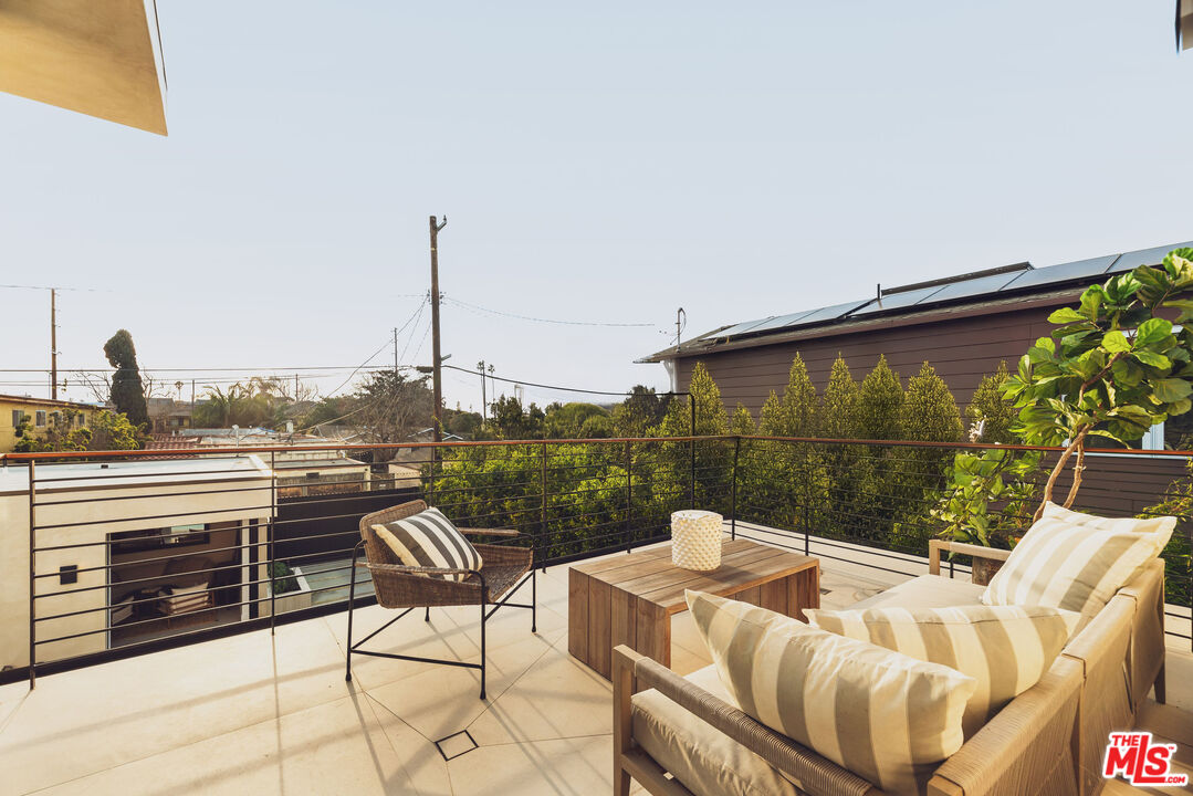 2115 Walnut Ave