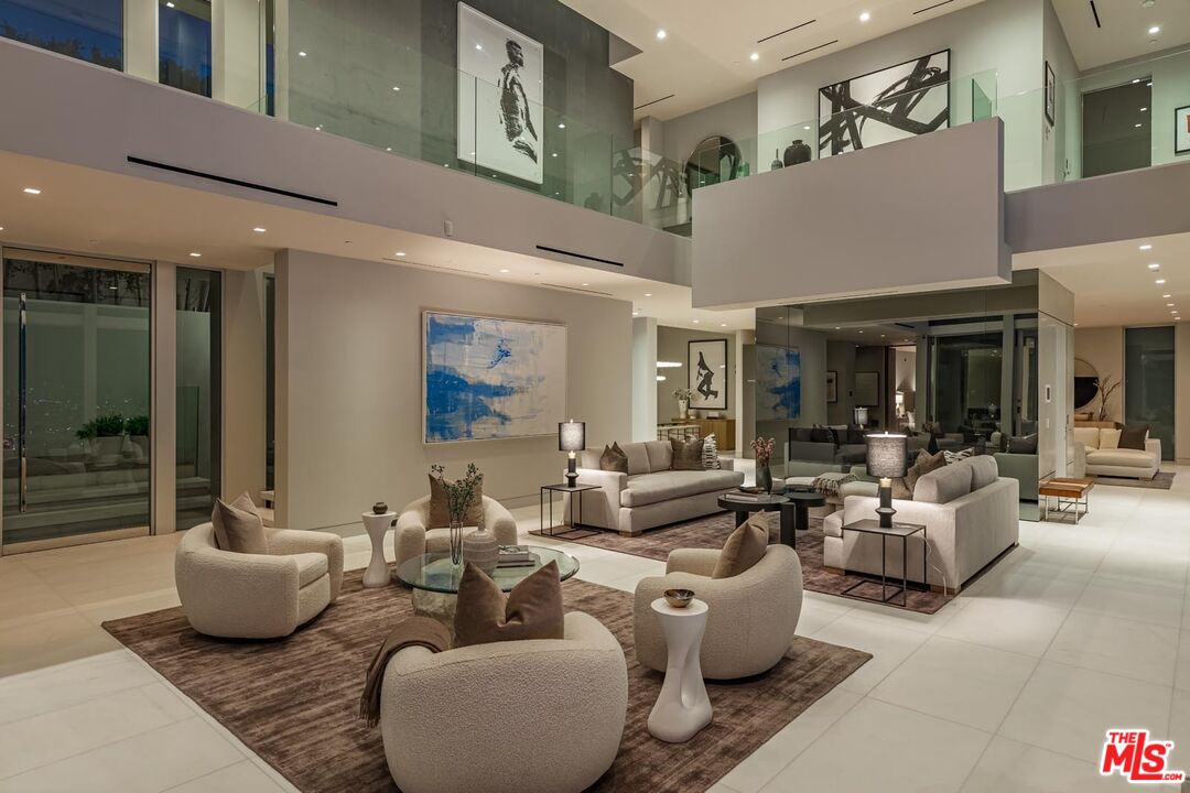 9150 Oriole Way