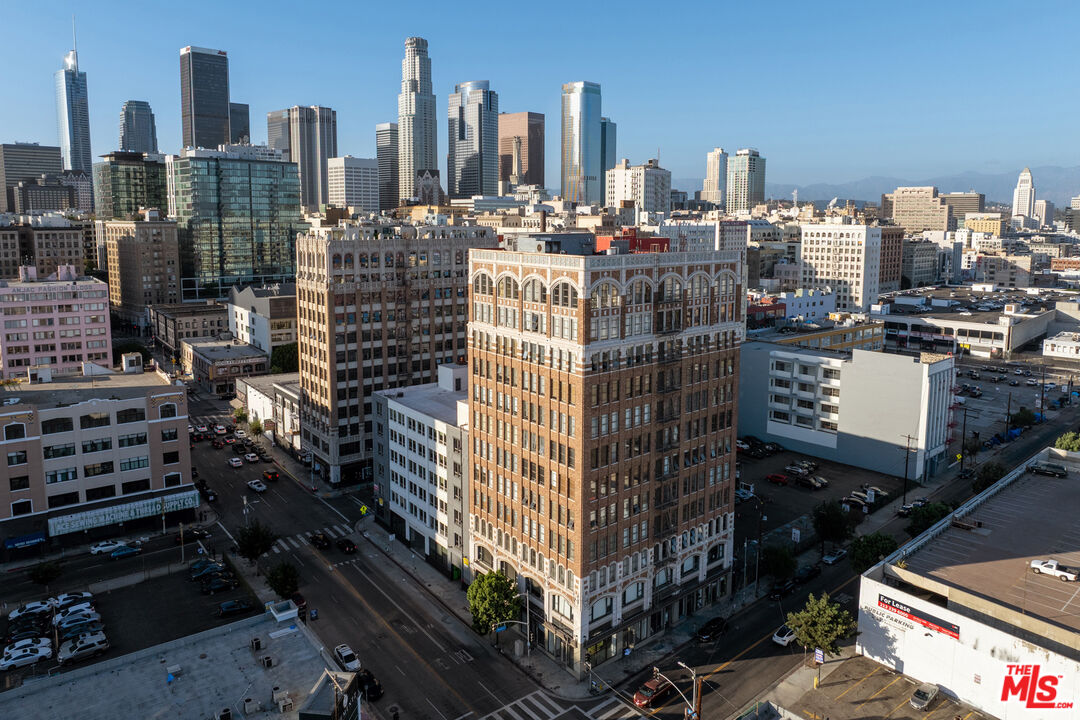 315 E 8th St Unit: 1004