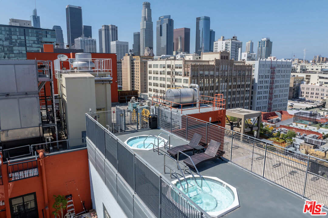 315 E 8th St Unit: 1004