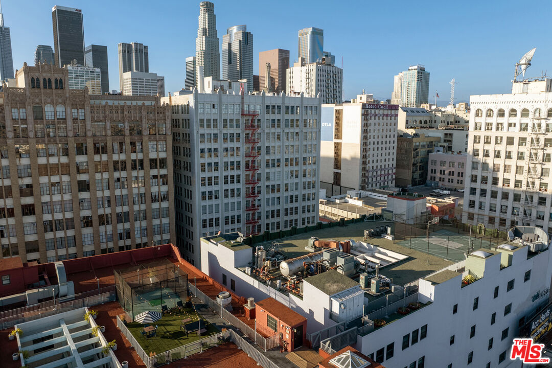 315 E 8th St Unit: 1004