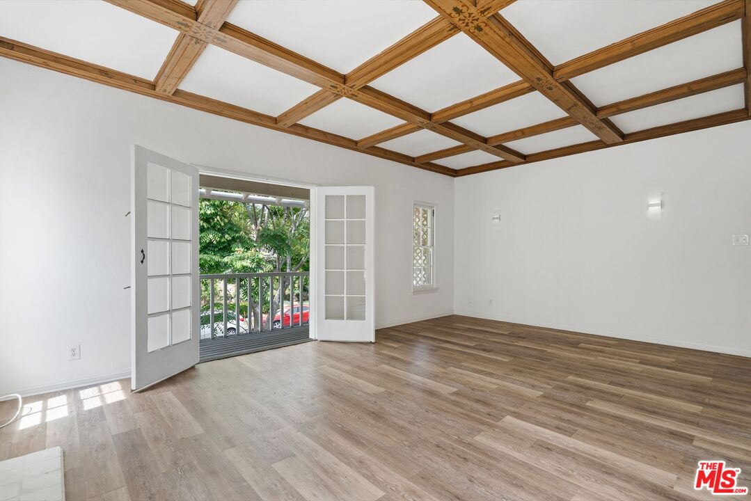 140 S Camden Dr Unit: 202