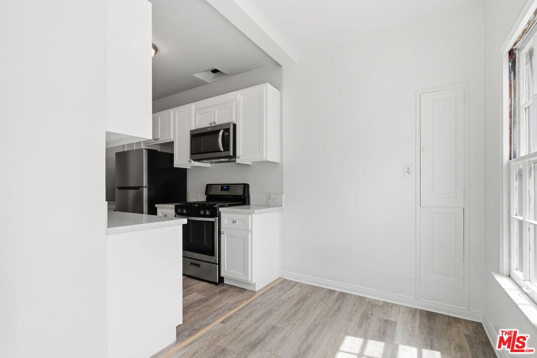 140 S Camden Dr Unit: 202