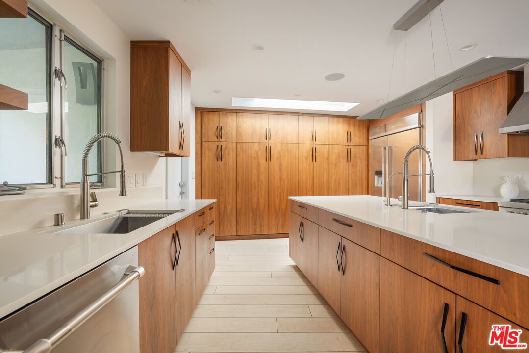 279 Mabery Rd