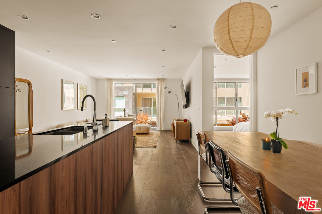 728 N Sweetzer Ave Unit: 212