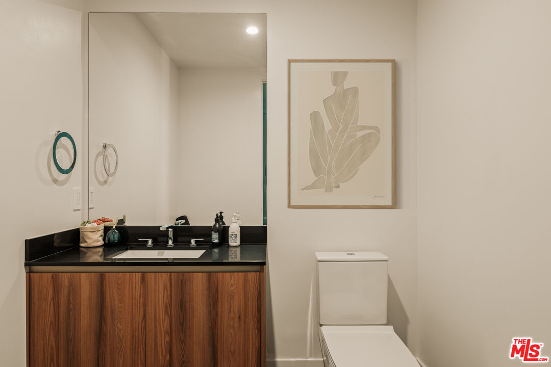 728 N Sweetzer Ave Unit: 212