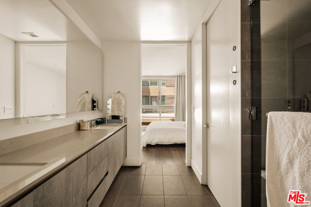 728 N Sweetzer Ave Unit: 212