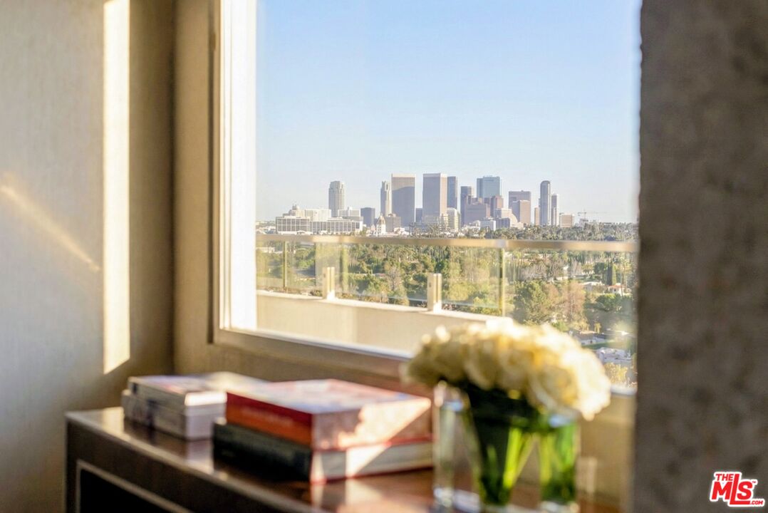 838 N Doheny Dr Unit: 1202