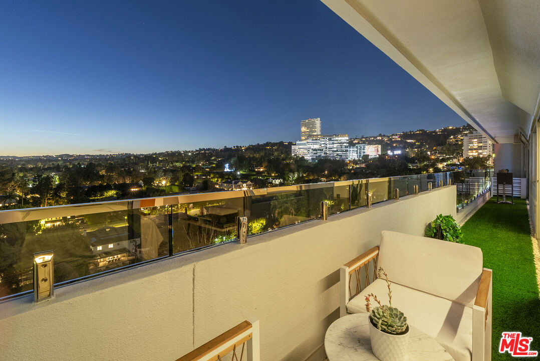 838 N Doheny Dr Unit: 1202