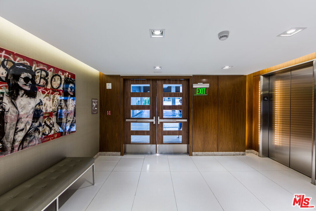 838 N Doheny Dr Unit: 1202