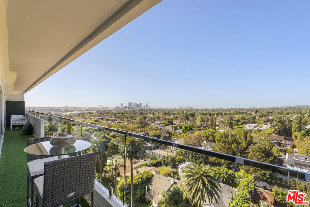 838 N Doheny Dr Unit: 1202