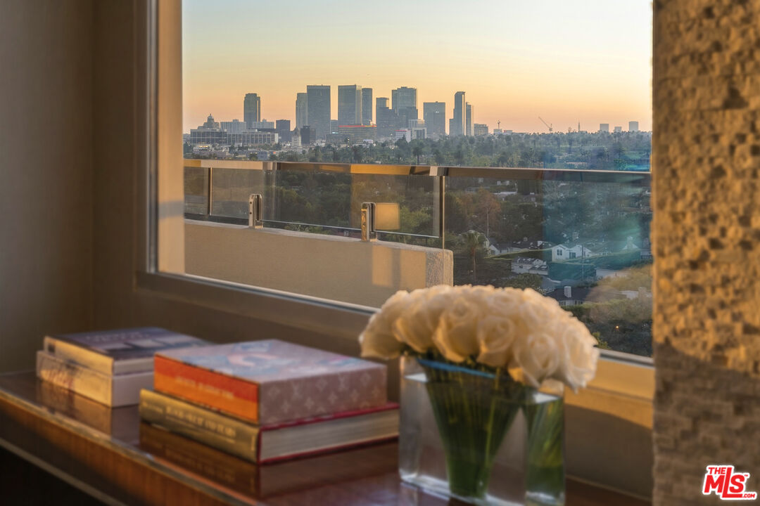 838 N Doheny Dr Unit: 1202