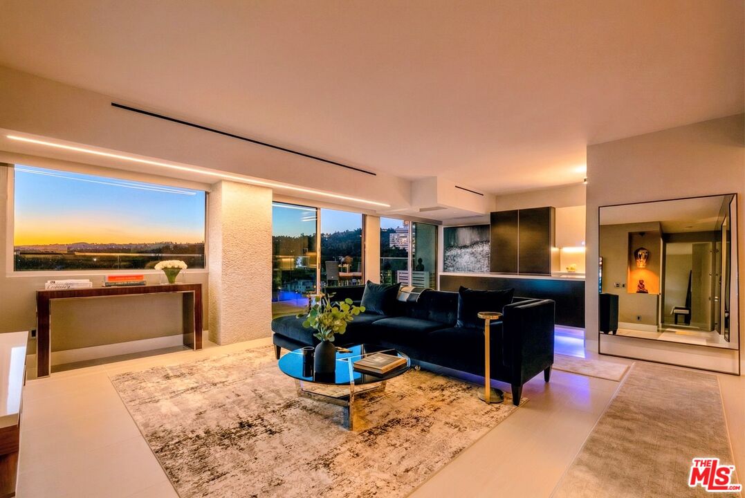 838 N Doheny Dr Unit: 1202