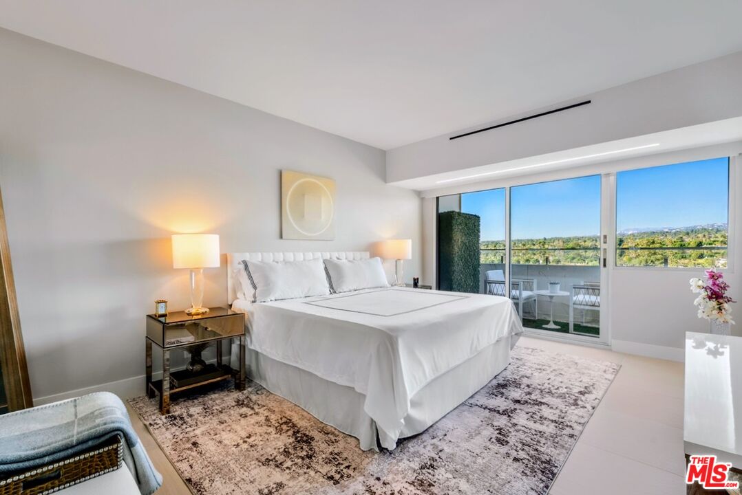 838 N Doheny Dr Unit: 1202