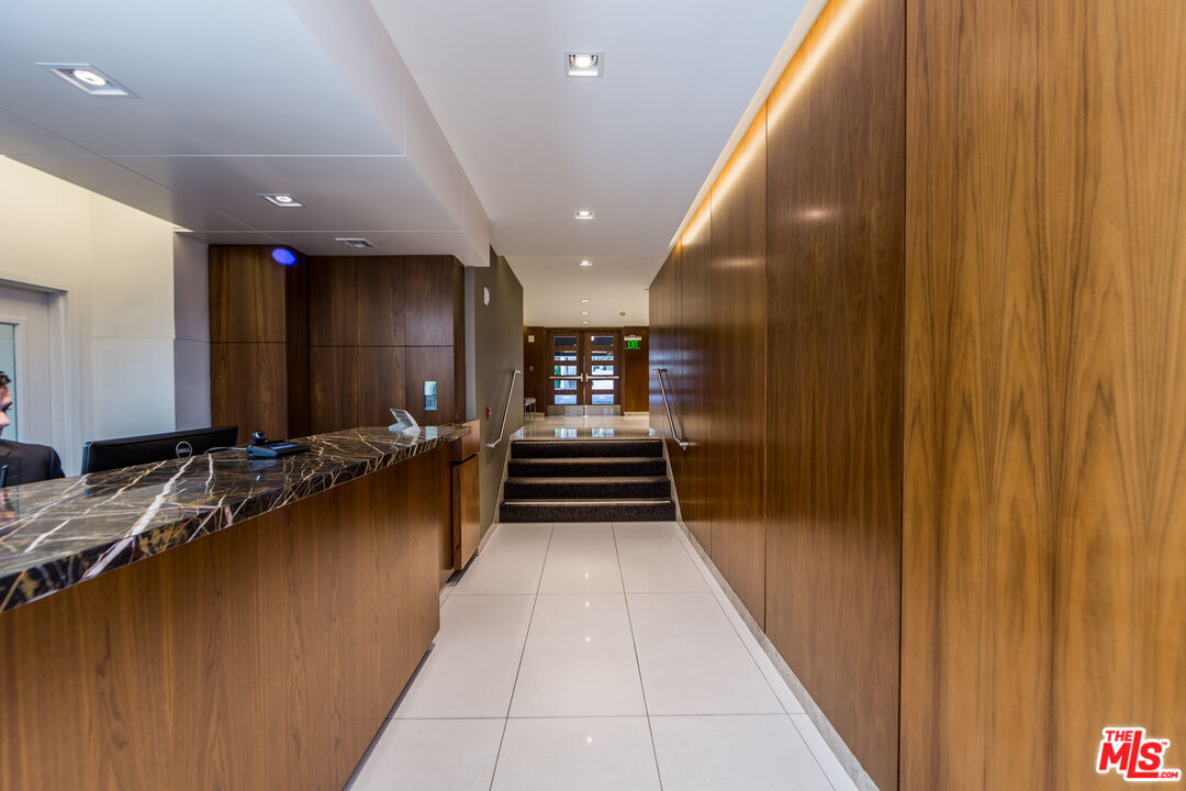 838 N Doheny Dr Unit: 1202