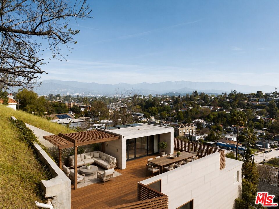 2339 Lyric Ave