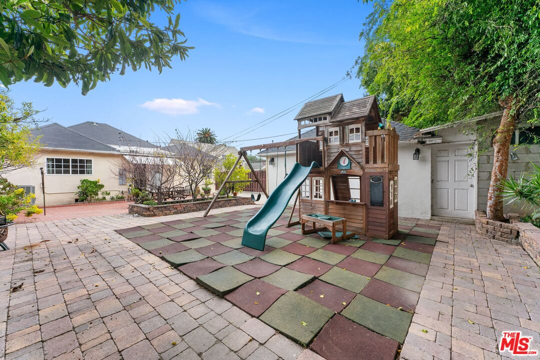 843 S Mullen Ave