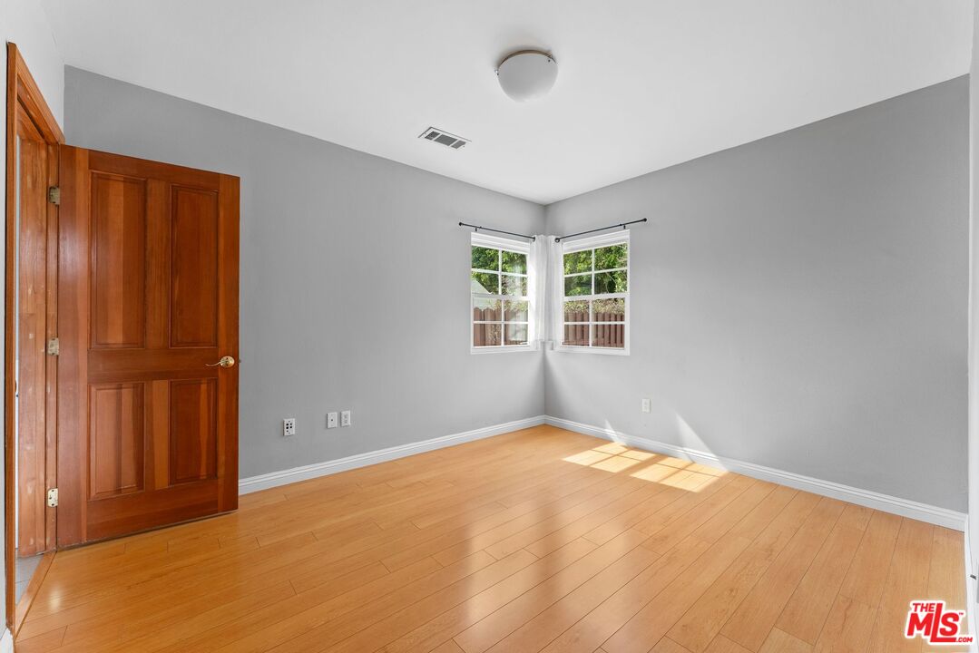 843 S Mullen Ave