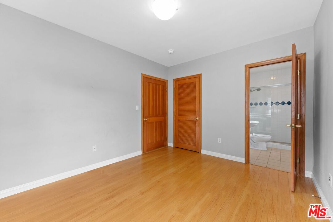 843 S Mullen Ave