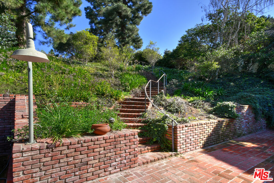 3216 Fryman Rd