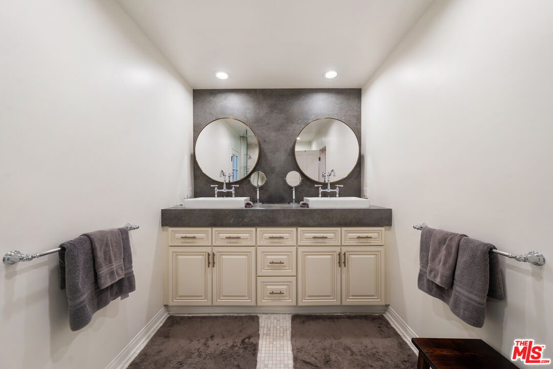 13109 Valley Vista Blvd