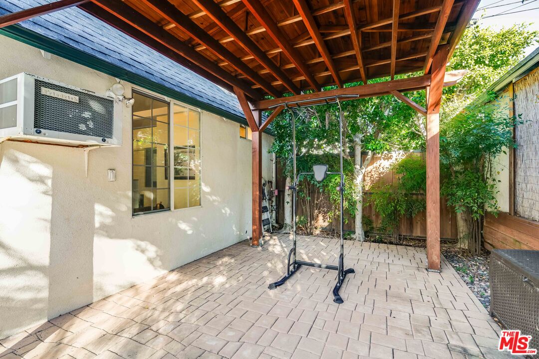 200 S Wetherly Dr