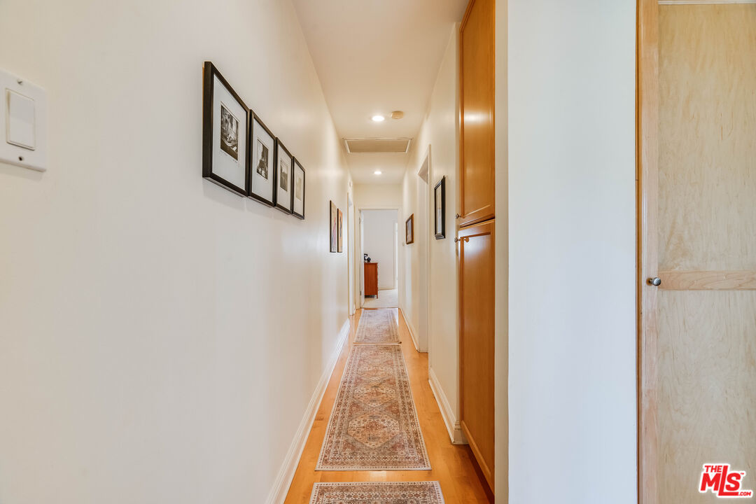 200 S Wetherly Dr