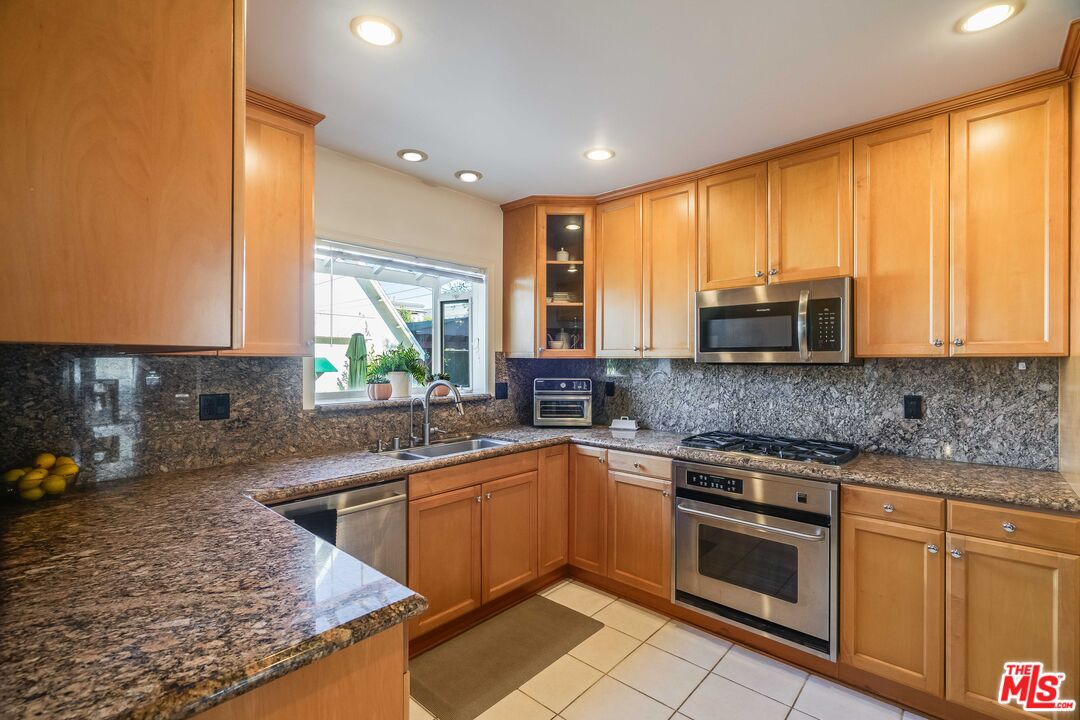 200 S Wetherly Dr