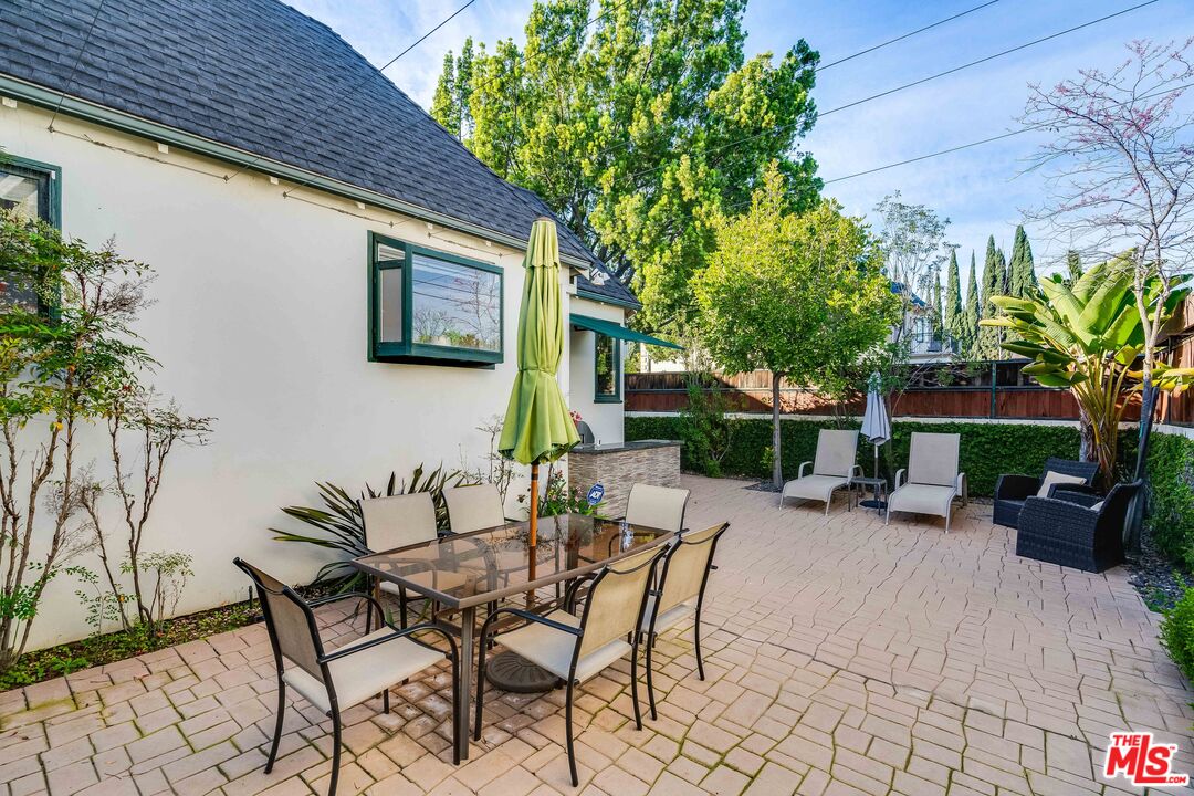200 S Wetherly Dr