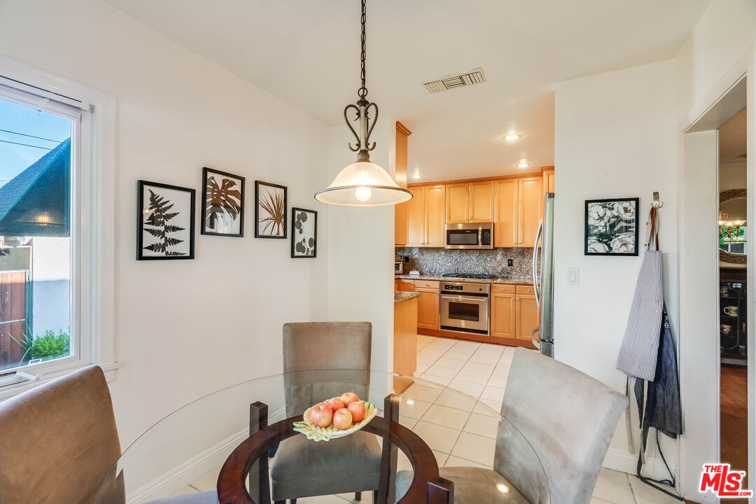 200 S Wetherly Dr