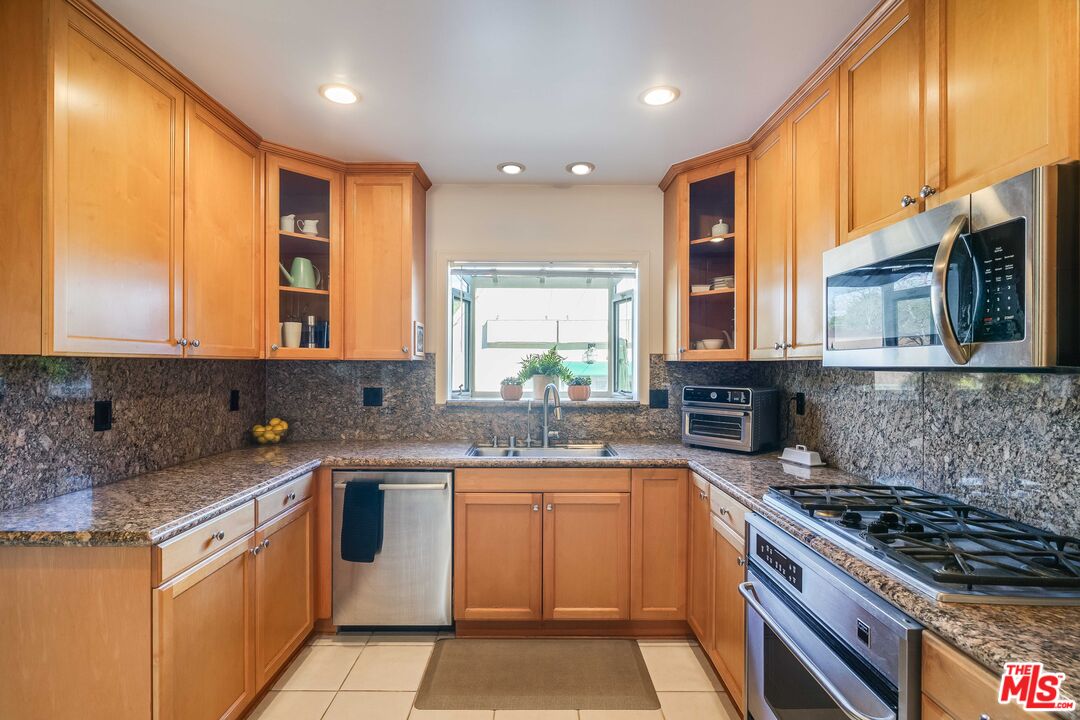 200 S Wetherly Dr