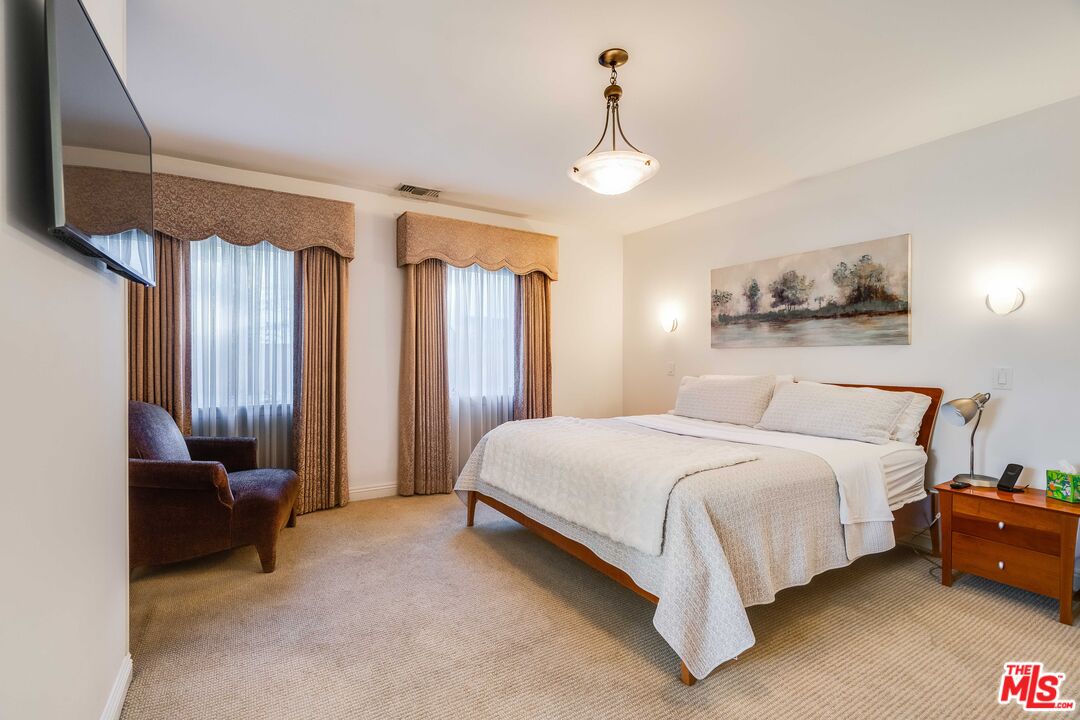 200 S Wetherly Dr