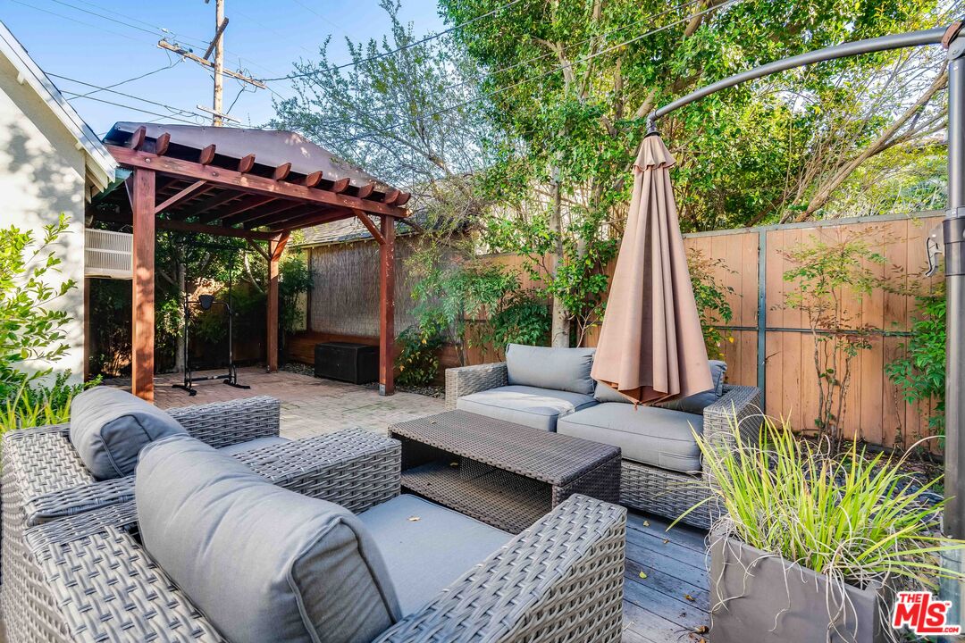 200 S Wetherly Dr