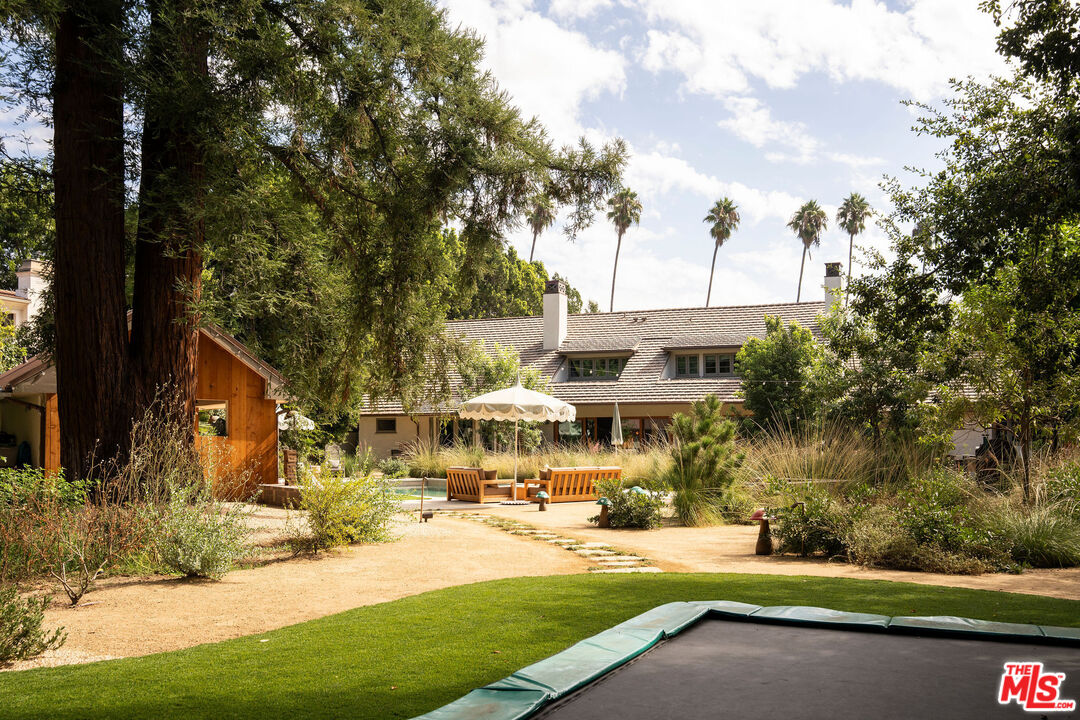 4343 Forman Ave