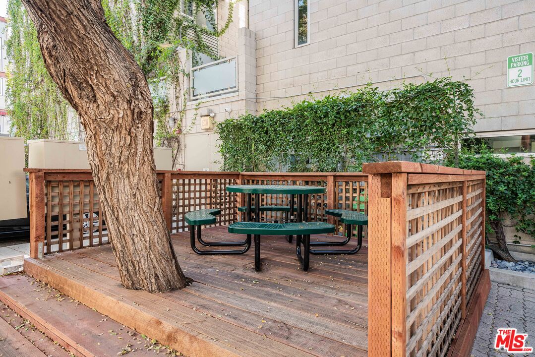 3450 Cahuenga Blvd Unit: 412